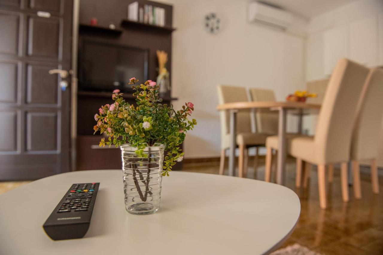 Apartman Bozica Vir Eksteriør billede