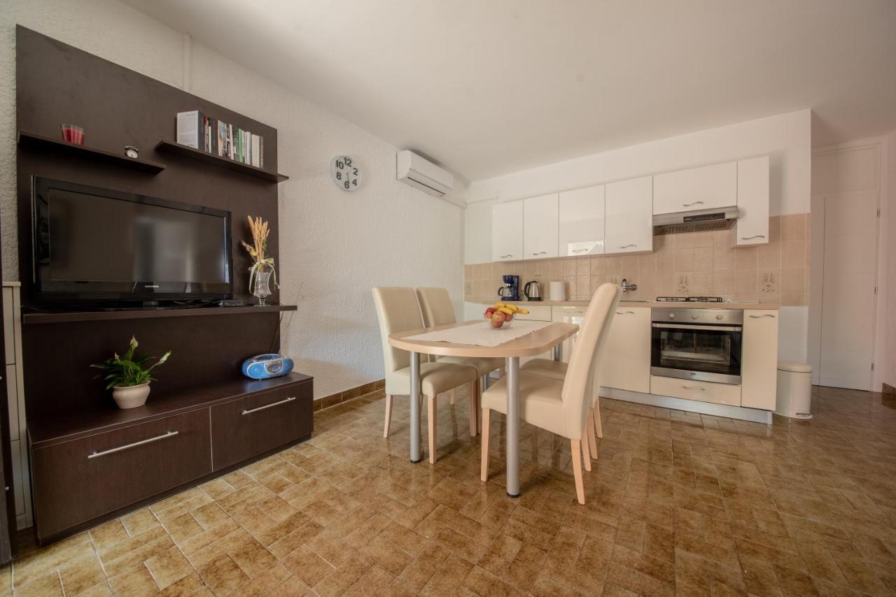 Apartman Bozica Vir Eksteriør billede