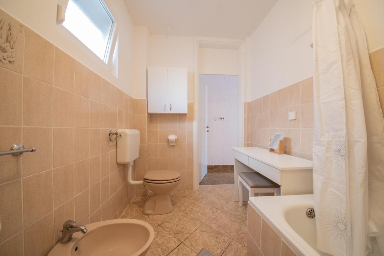Apartman Bozica Vir Eksteriør billede